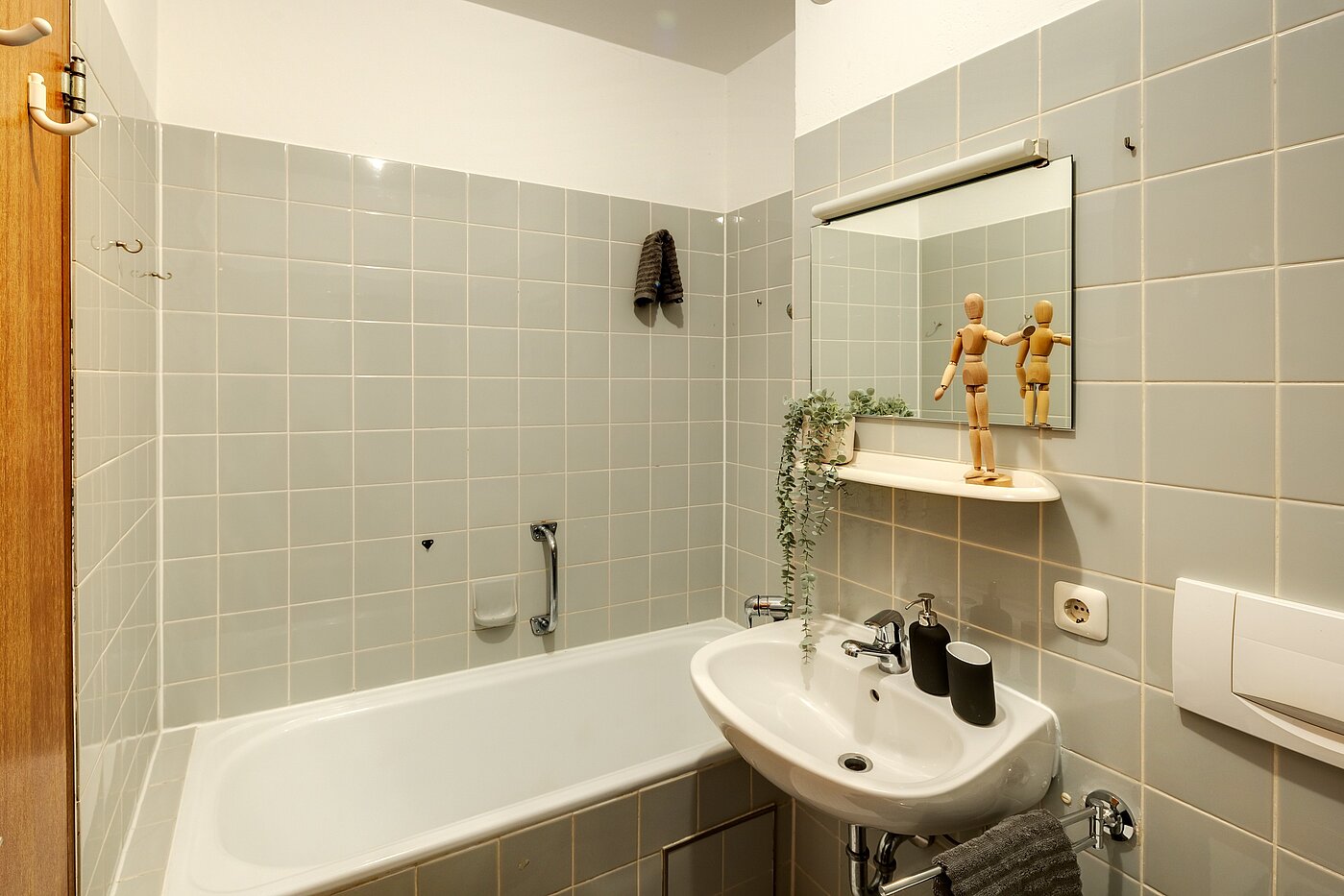 Apartment with 1 room | Herrsching am Ammersee | 2302ML2 | Badzimmer mit Wanne