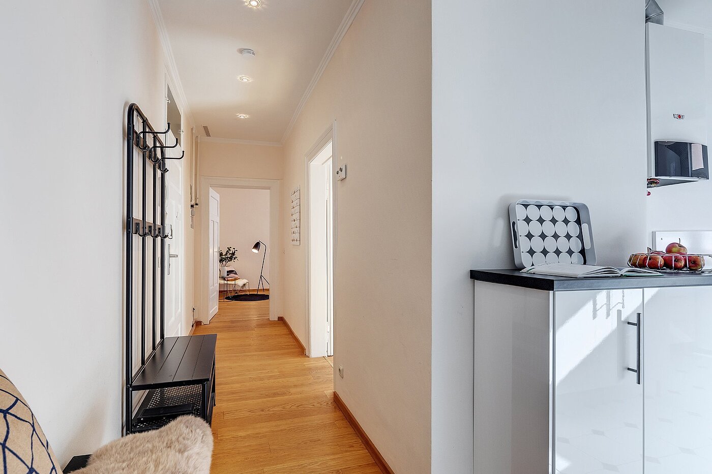 Apartment with 2 room | München-Neuhausen | 1910ML1 | Blick zum Wohnzimmer