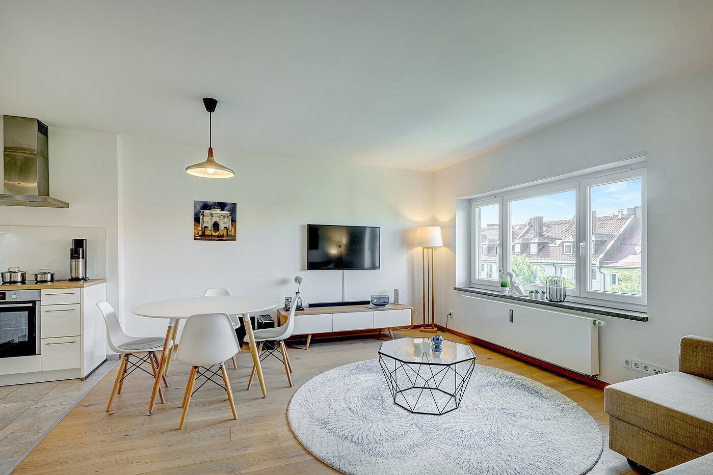 Apartment with 1 room | München-Schwabing | 70198 | Gemütlicher Essbereich