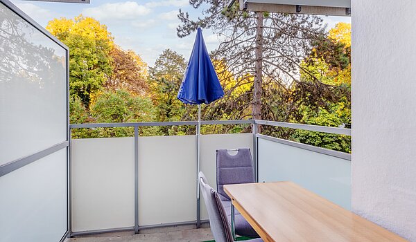 Apartment with 1 room | München-Bogenhausen | 70264 | Balkon mit Blick...