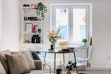 Alt-Sendling: Renovated 2-room apartment near Flaucher - available by arrangement