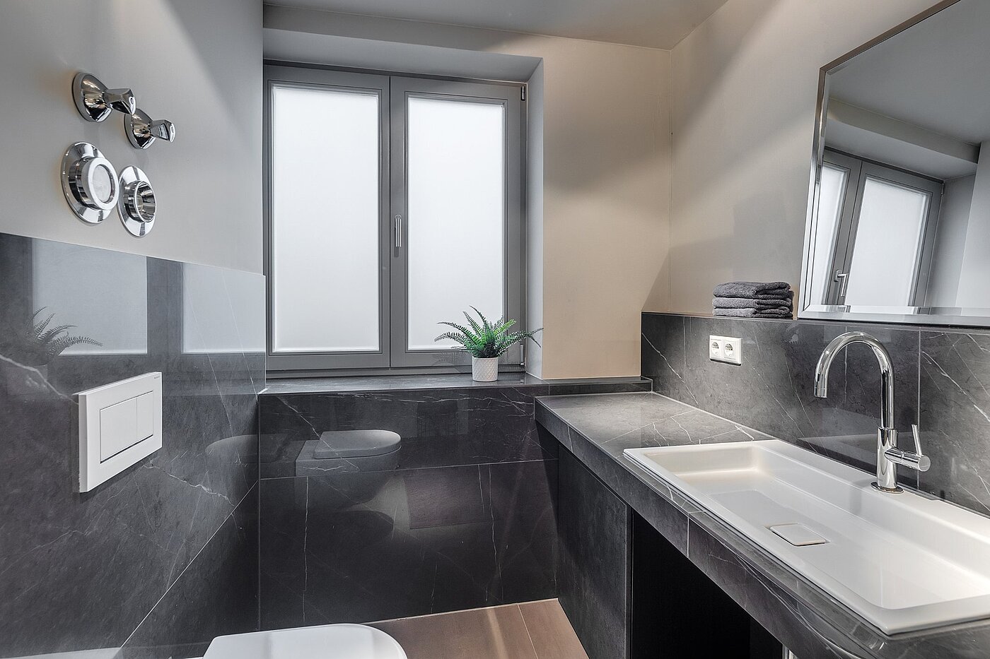 Raised Ground Floor with 2 room | München-Lehel | 2012ML1 | Mit Fenster und...