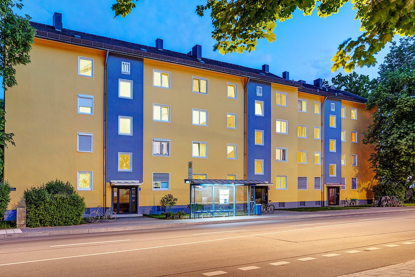 Apartment with 2.5 room | München-Berg am Laim | 70030 | Straßenseite