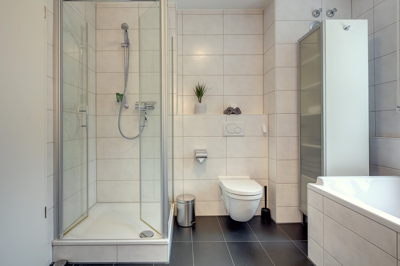 Apartment with 4 room | München-Forstenried | 2209ML6 | ...und Dusche