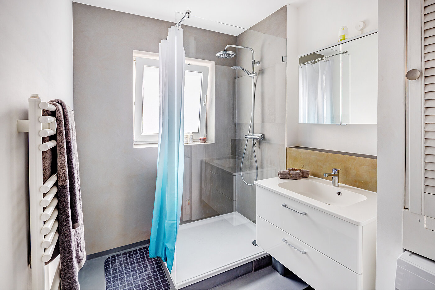 Apartment with 3 room | München-Schwabing | 70292 | Bad mit Fenster