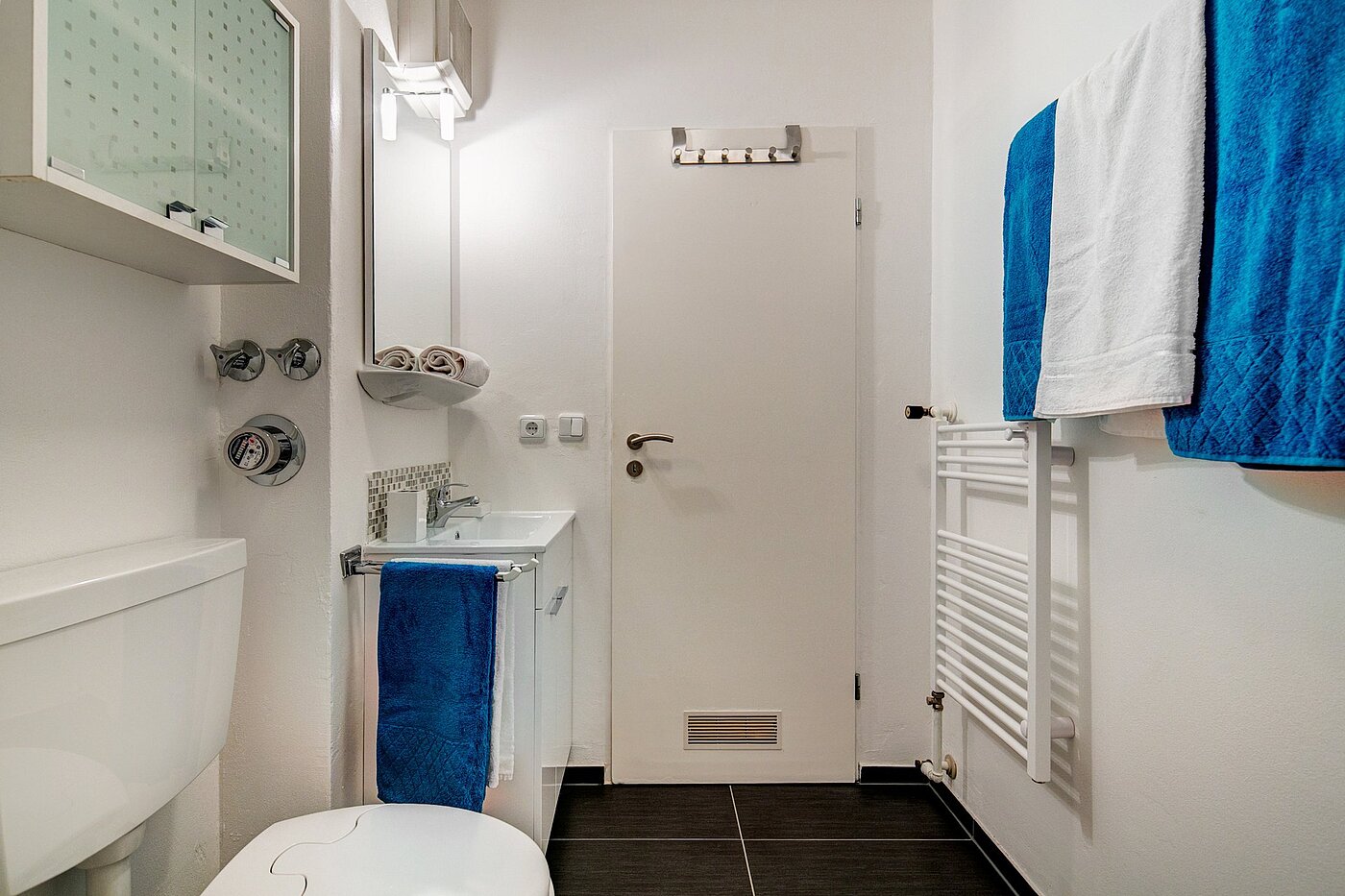 Raised Ground Floor with 2 room | München-Sendling-Westpark | 2001ML1 | Modernes, hell gefliestes...