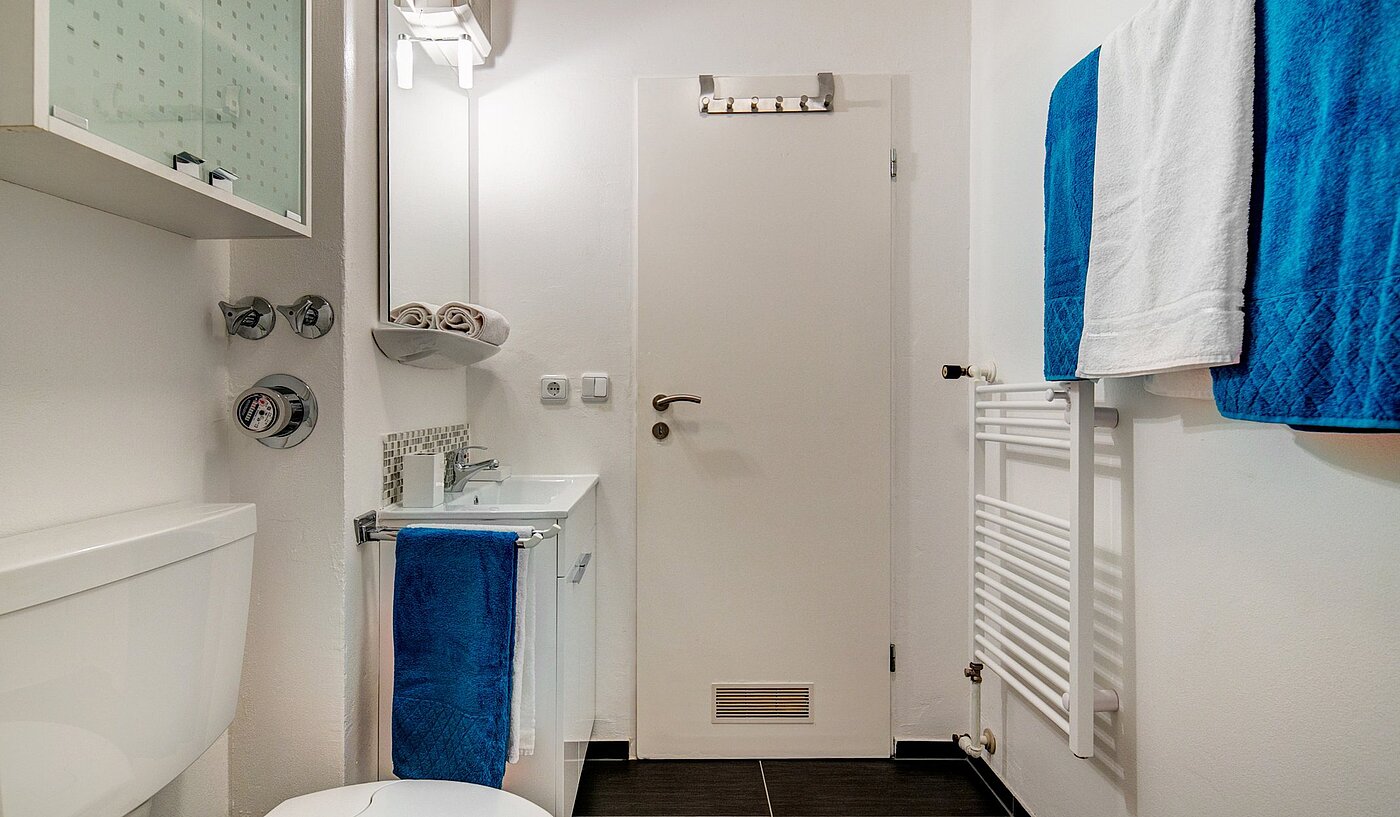 Raised Ground Floor with 2 room | München-Sendling-Westpark | 2001ML1 | Modernes, hell gefliestes...