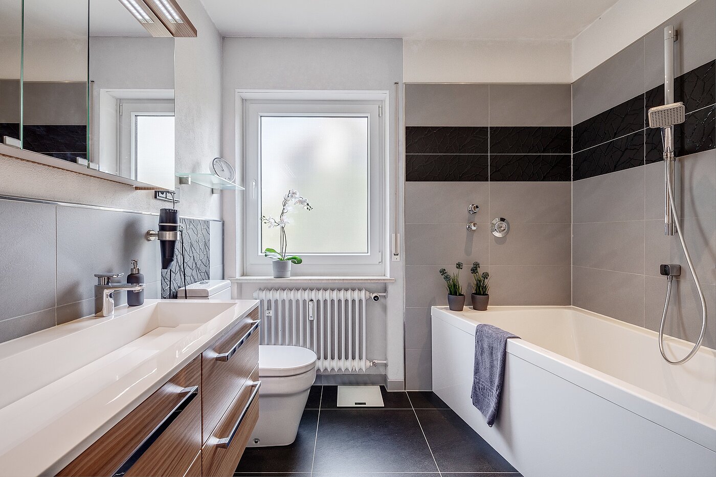 Attic Apartment with 3 room | Karlsfeld | 70217 | Modernes Tageslichtbad...