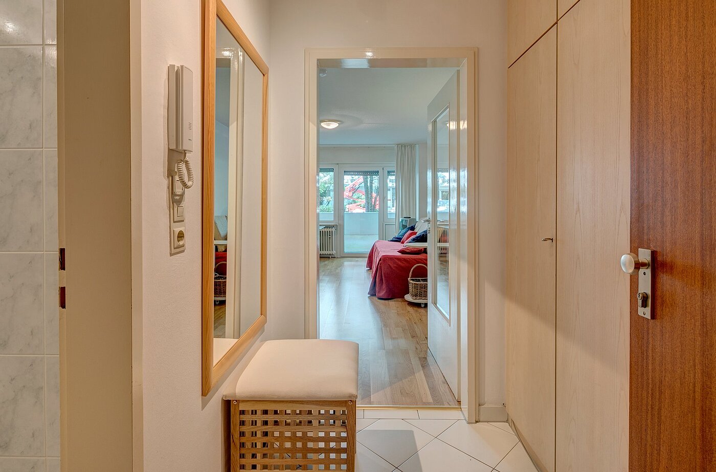 Raised Ground Floor with 1 room | München-Neuhausen | 1911ML10 | Geräumige Diele