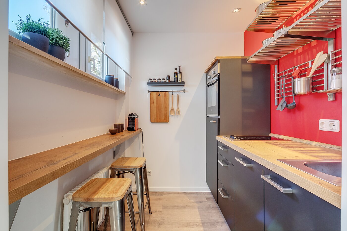 Ground floor apartment with 2 room | München-Moosach | 70462 | Barhocker