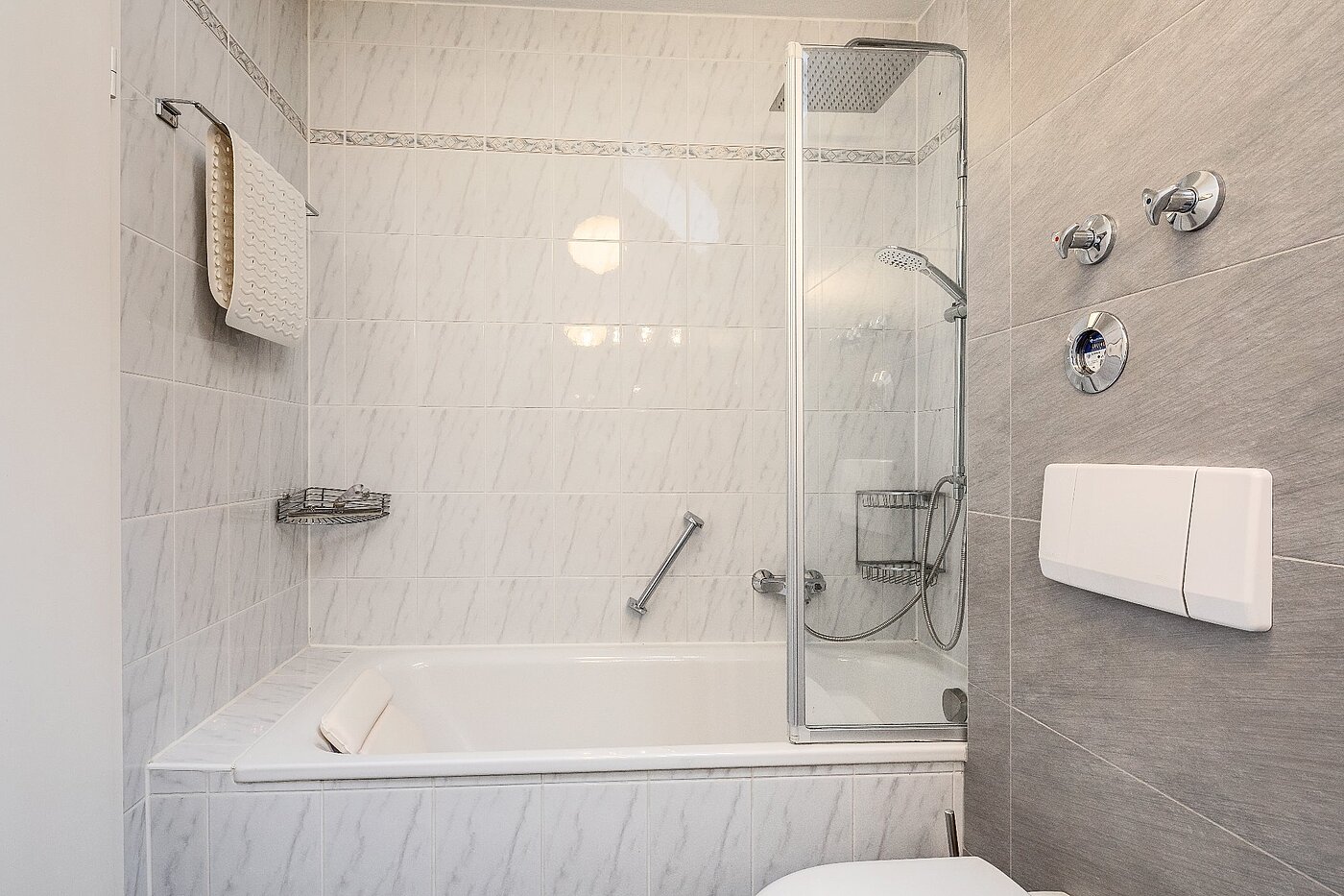 Apartment with 2 room | Unterhaching | 2004ML7 | geschmackvolles Bad