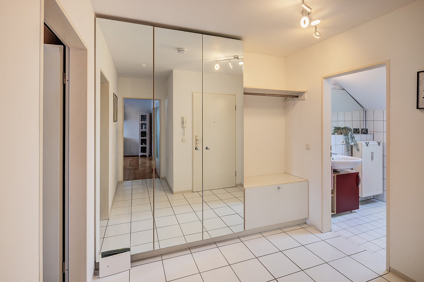 Apartment with 2 room | Poing | 70373 | Geräumige...