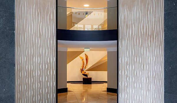 Apartment with 3 room | 70046 | Großzügige Eingangshalle...