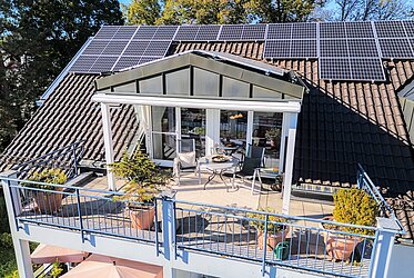 Ottobrunn: Attractive 3-room apartment with a rooftop terrace—you'll fall in love with it / available