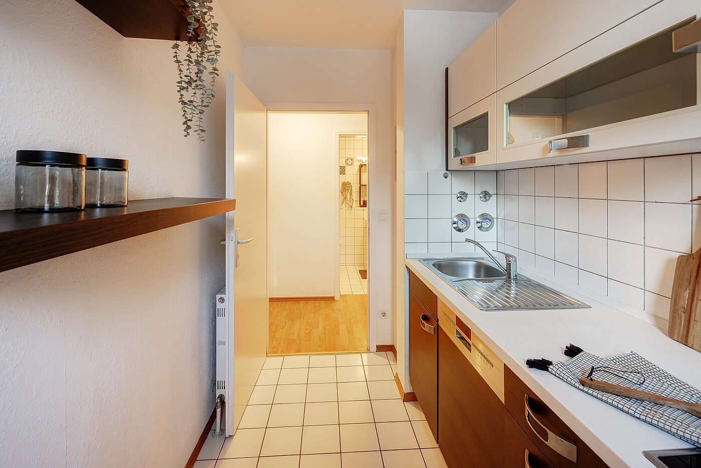 Apartment with 3 room | München-Bogenhausen | 70085 | Küche komplett eingerichtet...