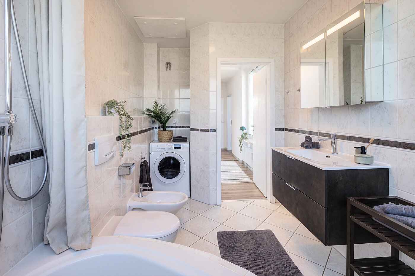 Terrassenwohnung with 3.5 room | München-Berg am Laim | 123456 | Inkl. Waschmaschinenanschluss