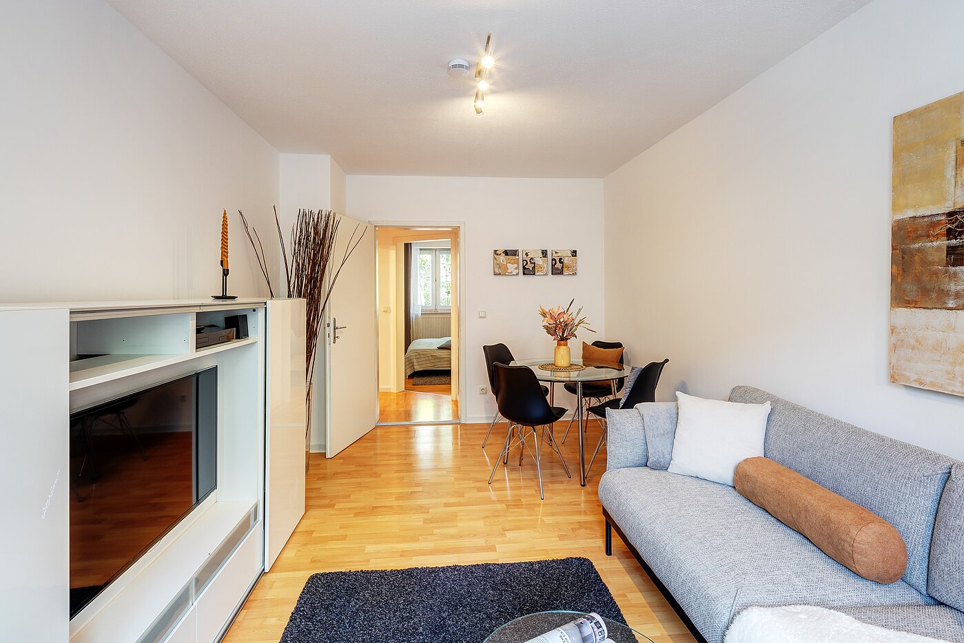 Apartment with 2.5 room | München-Isarvorstadt | 70121 | ...mit Platz für einen Esstisch