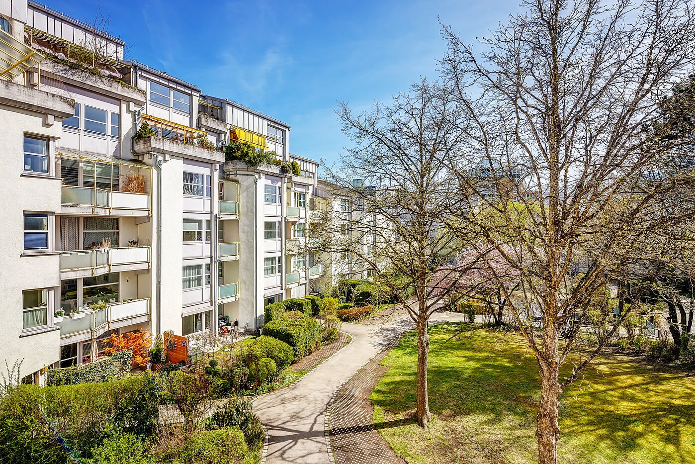 Apartment with 1.5 room | München-Bogenhausen | 2203ML2 | ...mit Blick in den...