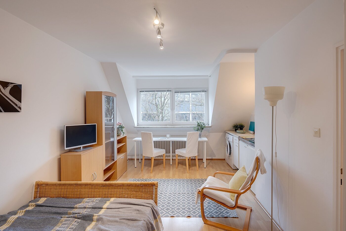 Apartment with 1 room | München-Bogenhausen | 2012ML2 | auch die kl. Küche hat Platz