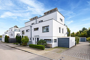 Aubing: Modern semi-detached home seeks a friendly family