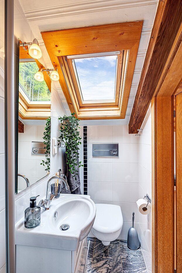 Attic Apartment with 2 room | Bad Wiessee | 70017 | Badezimmer