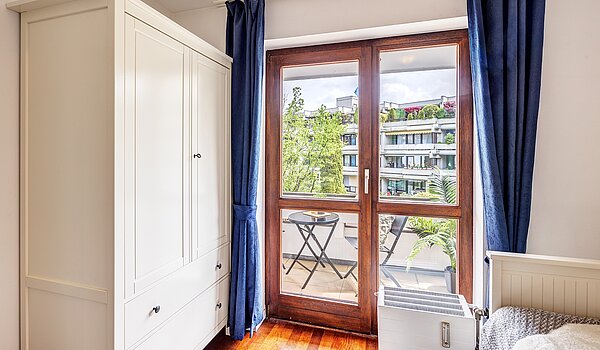 Apartment with 3 room | München-Schwabing | 2202ML12 | ...und Zugang zum Balkon