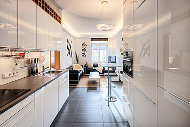 Haidhausen: Historic building meets modern design – stylish 2-bedroom apartment – available