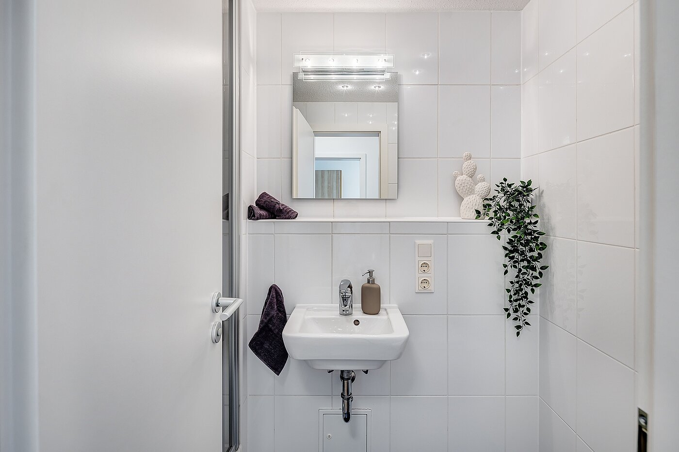 Apartment with 3 room | München-Laim | 2206ML2 | Bad Nr. 1 hat eine...