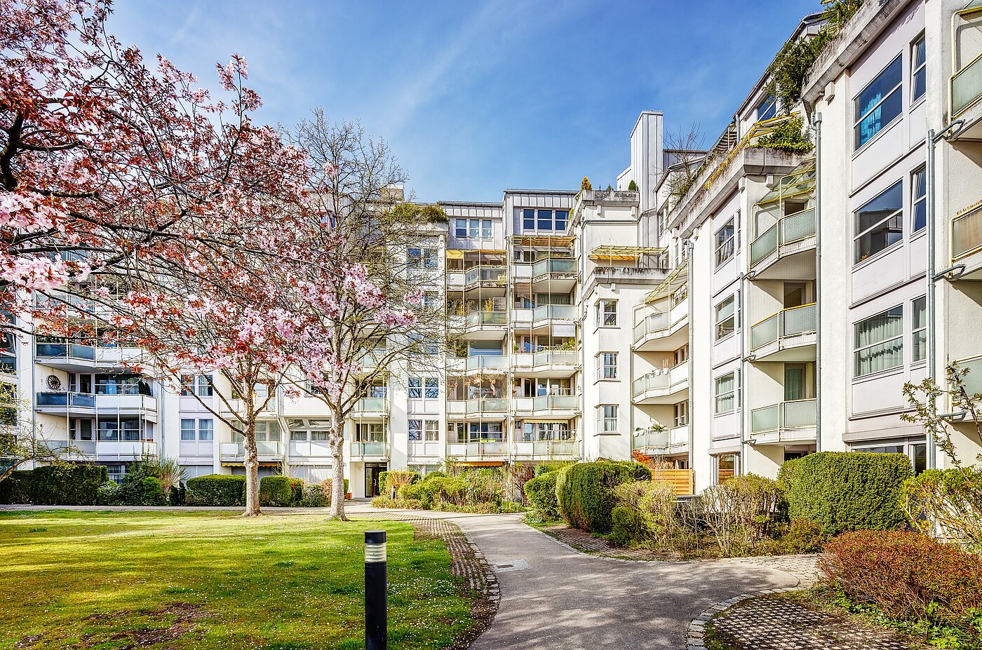 Apartment with 1.5 room | München-Bogenhausen | 2203ML2 | Ansicht vom Innenhof aus