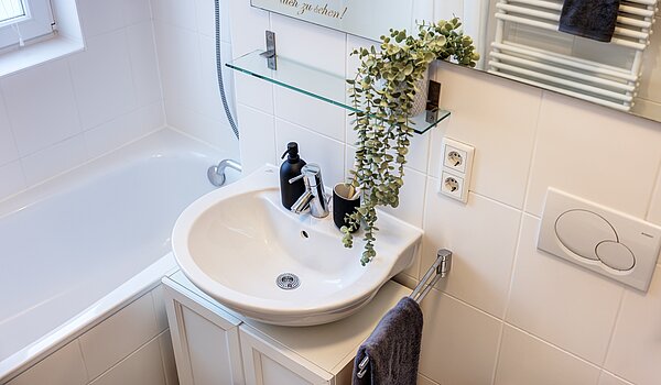 Apartment with 2 room | München-Schwabing | 703161 | Waschbeckenunterschrank