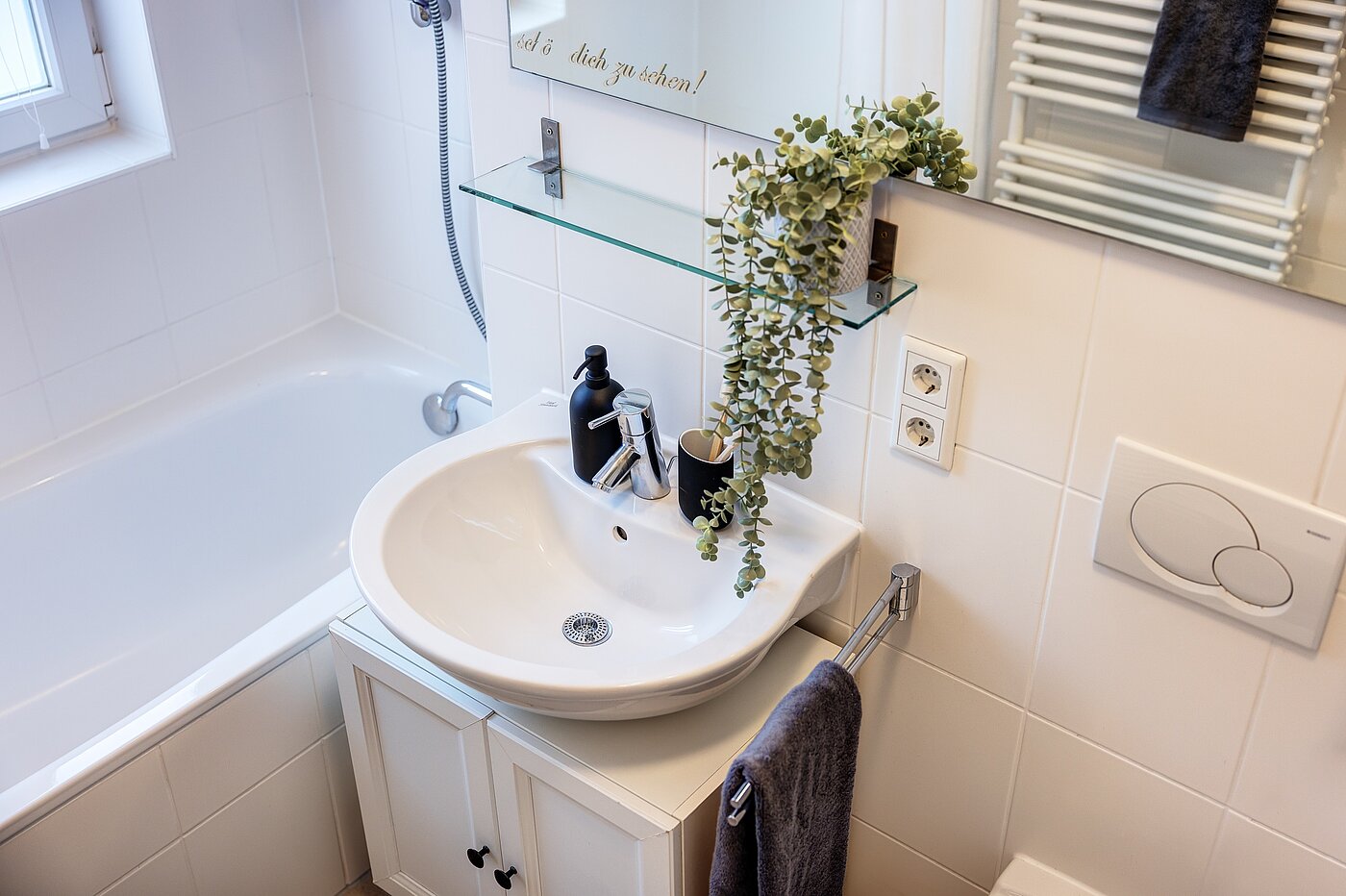 Apartment with 2 room | München-Schwabing | 703161 | Waschbeckenunterschrank