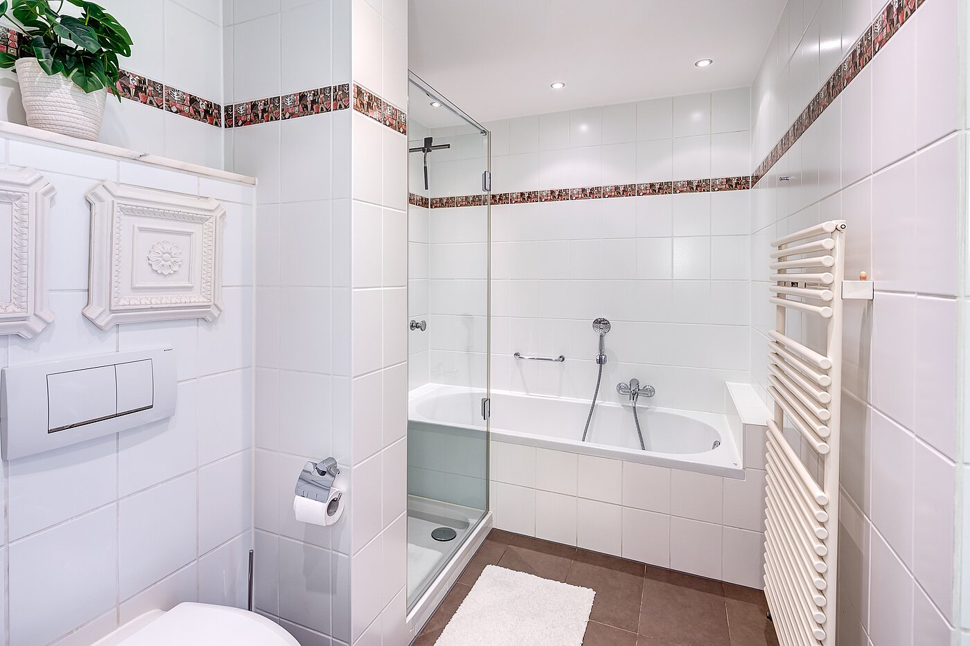 Apartment with 3.5 room | 70284 | ...Dusche und Wanne