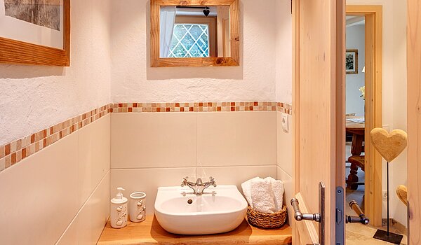 Ground floor apartment with 2.5 room | Kreuth | 701351 | Gäste WC