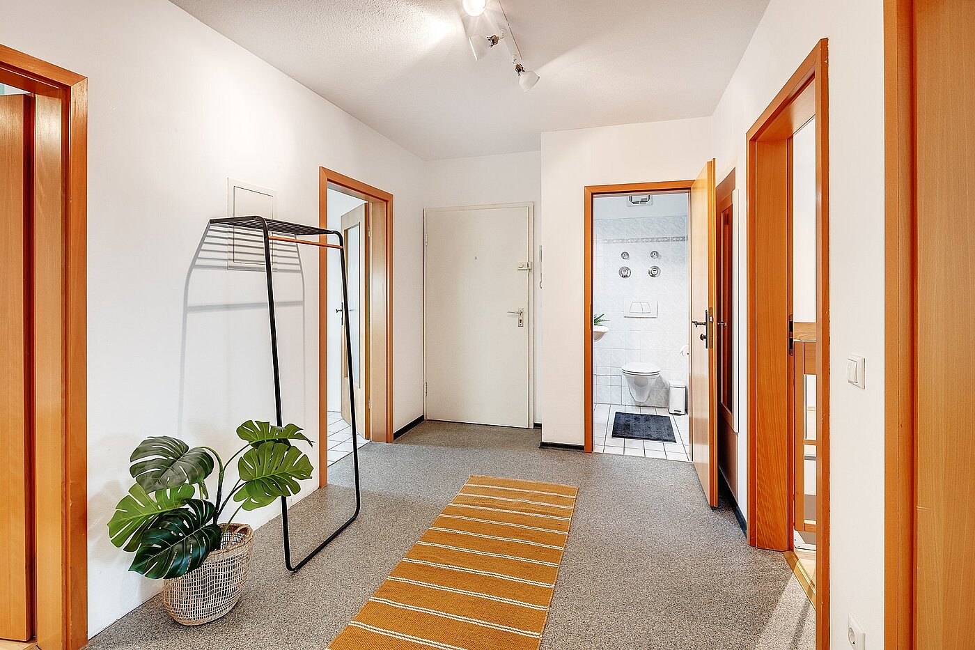 Apartment with 3 room | München-Hasenbergl | 2105ML10 | großzügige Diele