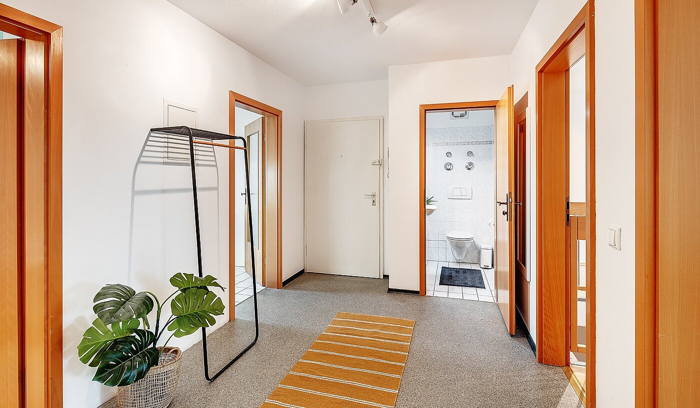 Apartment with 3 room | München-Hasenbergl | 2105ML10 | großzügige Diele