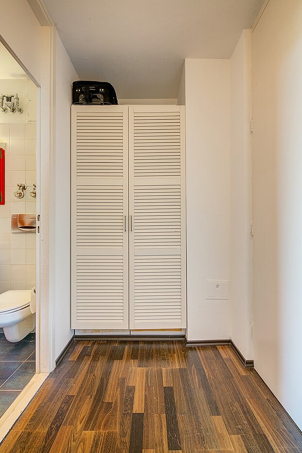 Apartment with 1 room | München-Schwabing | 70079 | ...mit 2 Garderobenschränke