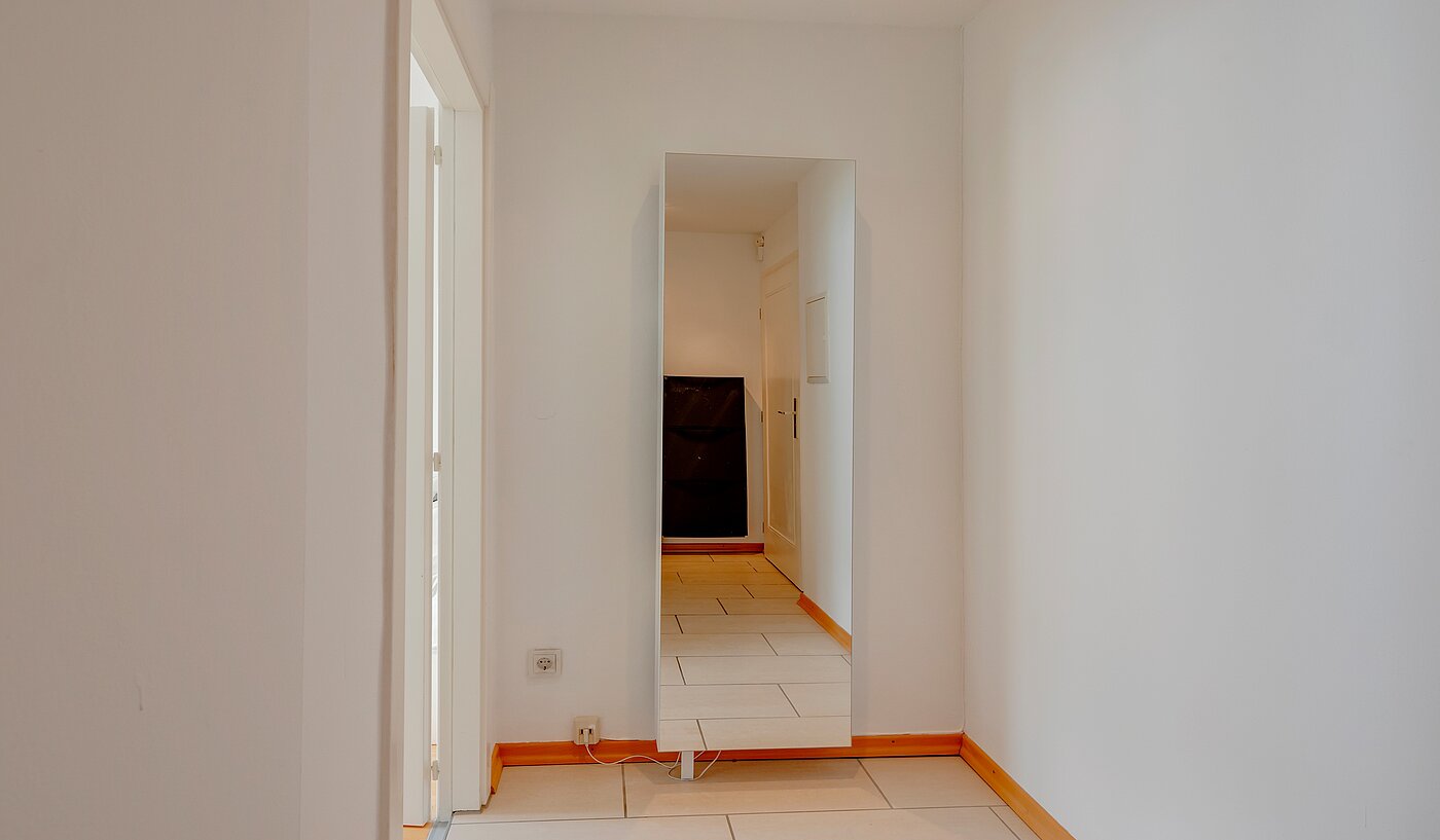 Apartment with 2 room | München-Schwabing | 70130 | Diele Blickrichtung Wohnzimmer