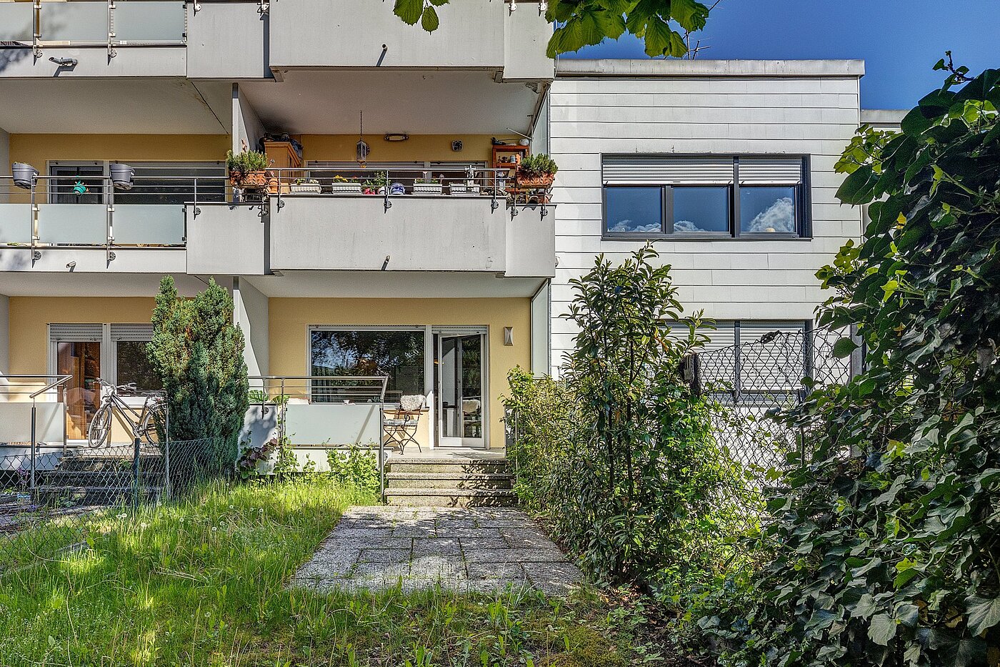 Apartment with 1 room | München-Freimann | 2105ML4 | Blick vom Garten aus