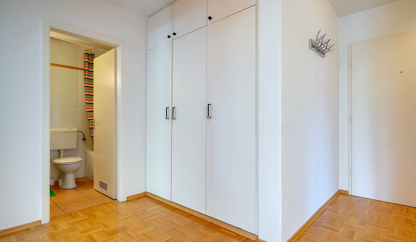 Apartment with 2 room | München-Maxvorstadt | 2105ML2 | Funktionale Einbauschränke...