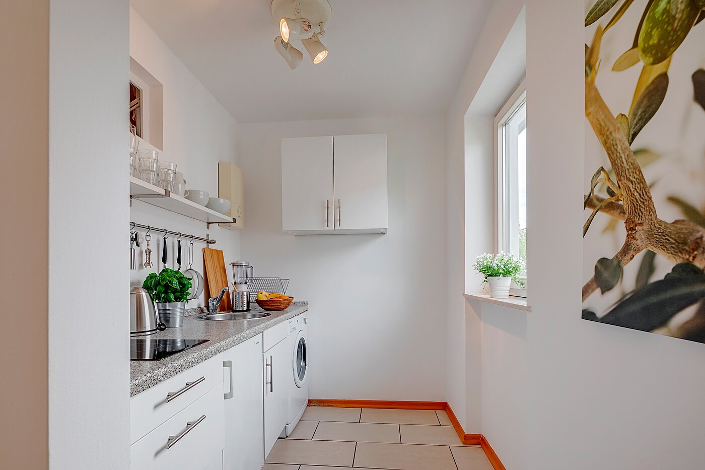 Apartment with 2 room | München-Schwabing | 70130 | Küche mit Fenster...