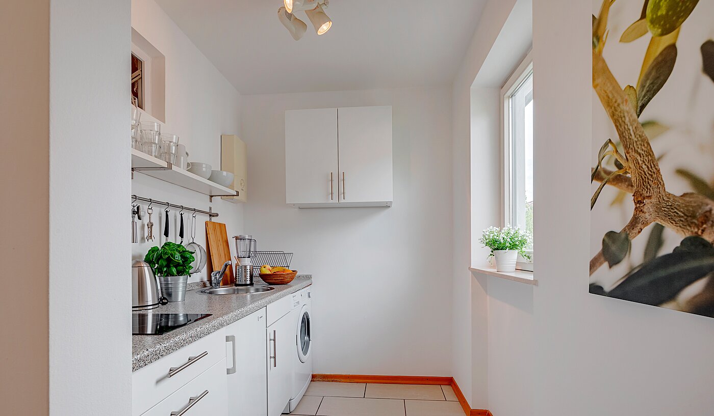 Apartment with 2 room | München-Schwabing | 70130 | Küche mit Fenster...