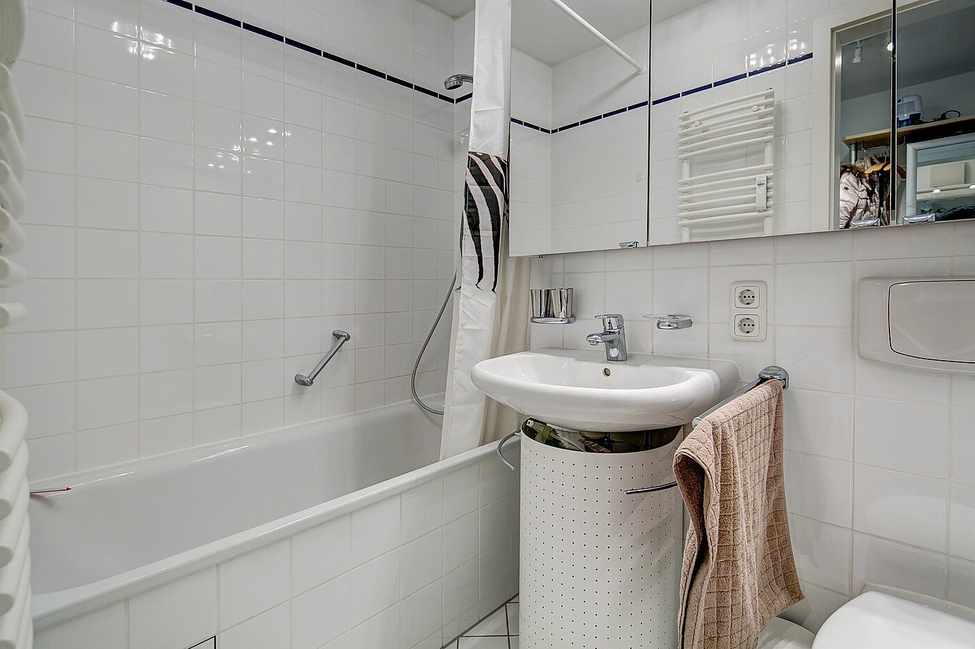 Apartment with 1 room | München-Isarvorstadt | 2104ML6 | Bad mit Badewanne