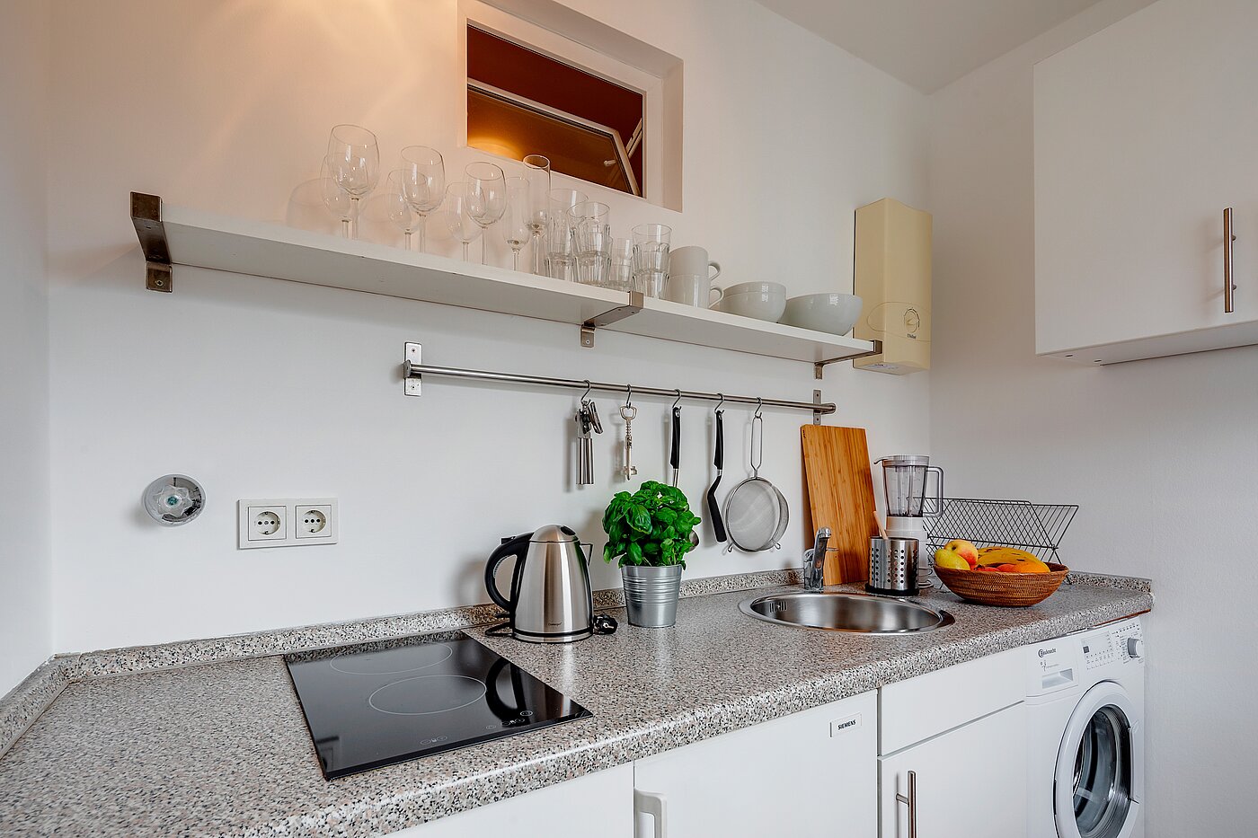 Apartment with 2 room | München-Schwabing | 70130 | ...und Platz für die Waschmaschine