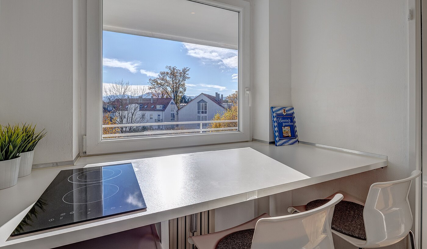 Apartment with 1 room | Rosenheim | 2109ML8 | Kochen mit Blick auf die Alpen
