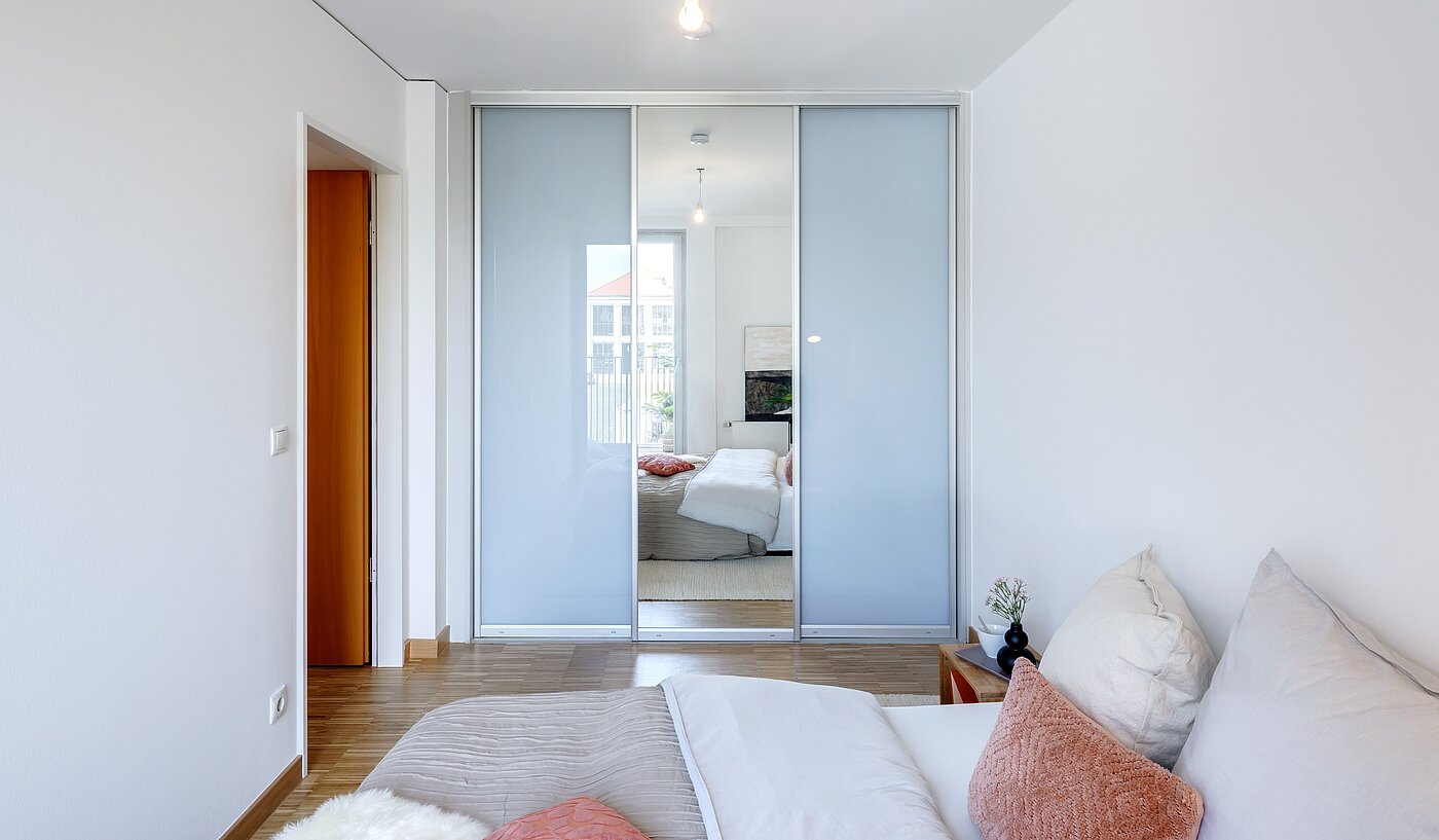 Apartment with 2 room | München-Schwanthalerhöhe | 2206ML11 | mit einem Einbaukleiderschrank