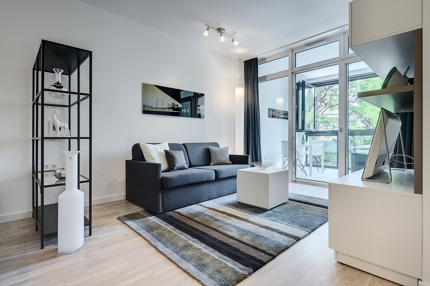 Apartment with 1 room | München-Bogenhausen | 70201 | ...Wohnbereich und...