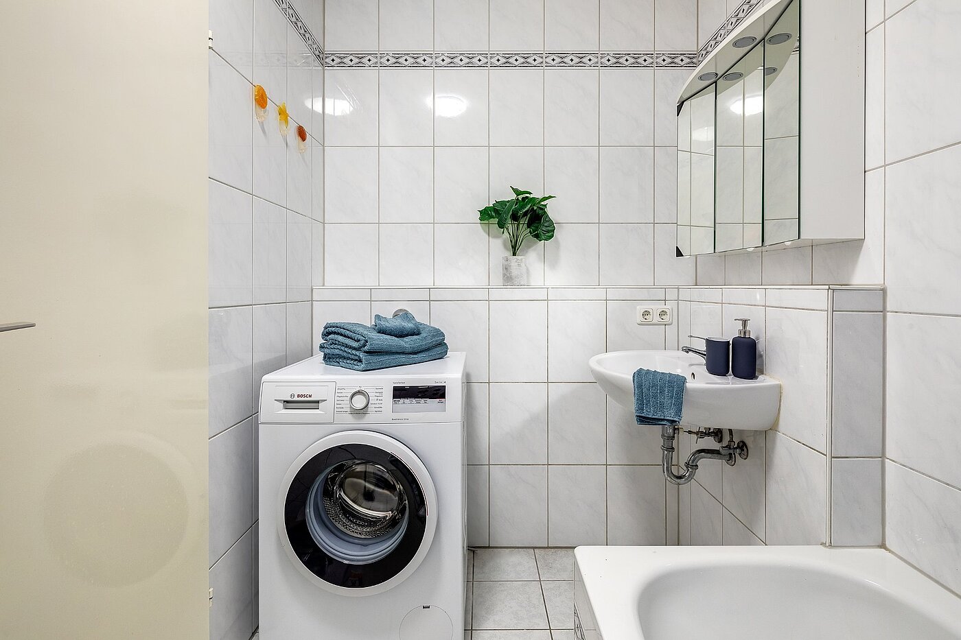 Apartment with 2 room | München-Perlach | 1904ML5 | hell gefliestes Bad