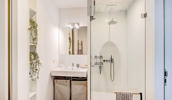 Apartment with 1.5 room | München-Neuhausen | 70444 | ...Duschbad - beidseitig...