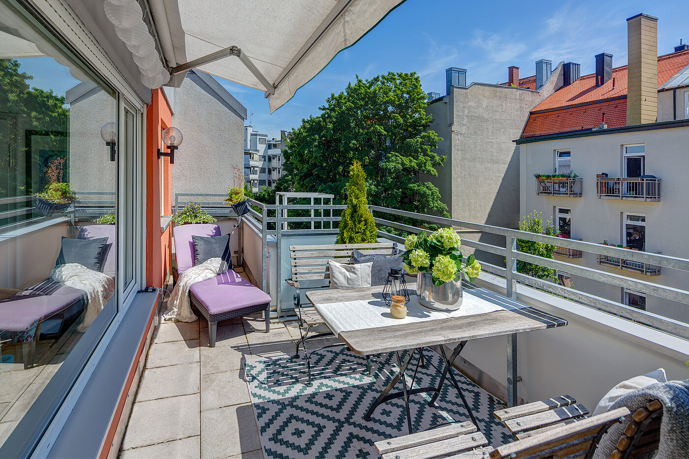 Apartment with 1 room | München-Schwabing | 70449 | Südterrasse mit Markise