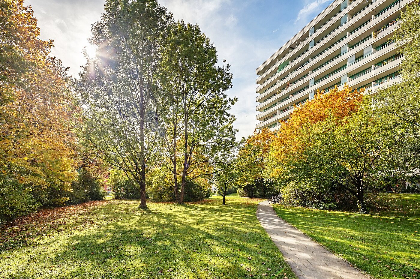 Apartment with 2 room | München-Sendling-Westpark | 2010ML9 | Grüner Innenhof